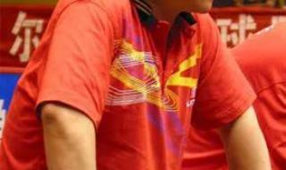 许昕把球打马龙背上