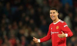 c罗在曼联踢了几年